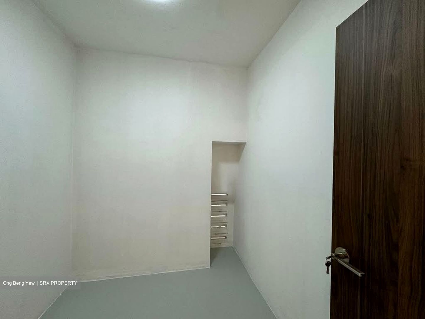 Angklong Lane (D20), Terrace #560007121